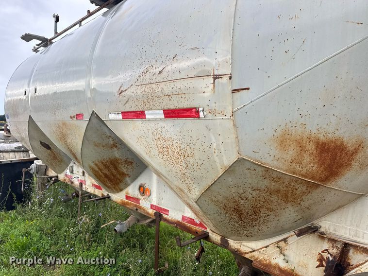 image for item DW3421 1980 Frue pneumatic dry bulk trailer