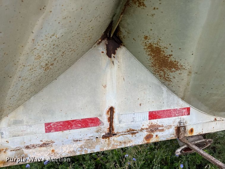 image for item DW3421 1980 Frue pneumatic dry bulk trailer