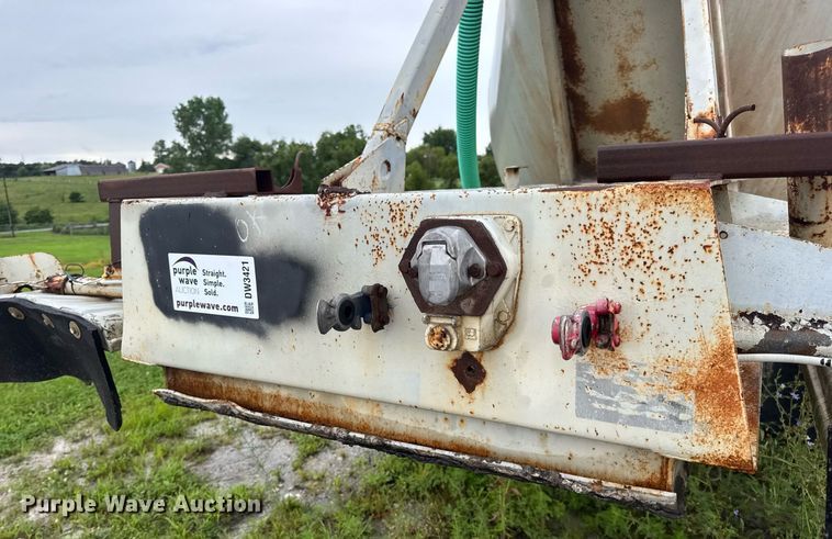 image for item DW3421 1980 Frue pneumatic dry bulk trailer