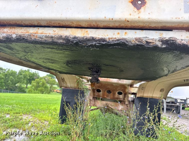 image for item DW3421 1980 Frue pneumatic dry bulk trailer