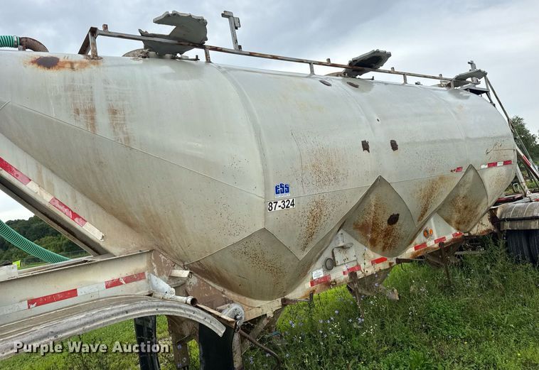 image for item DW3421 1980 Frue pneumatic dry bulk trailer