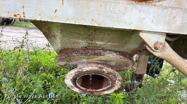 image for item DW3421 1980 Frue pneumatic dry bulk trailer