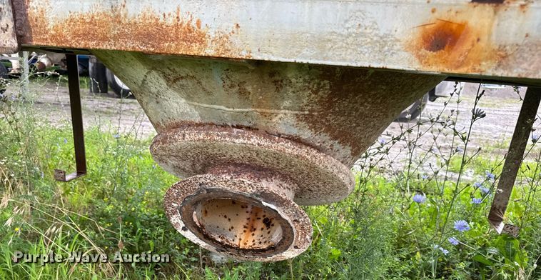 image for item DW3421 1980 Frue pneumatic dry bulk trailer