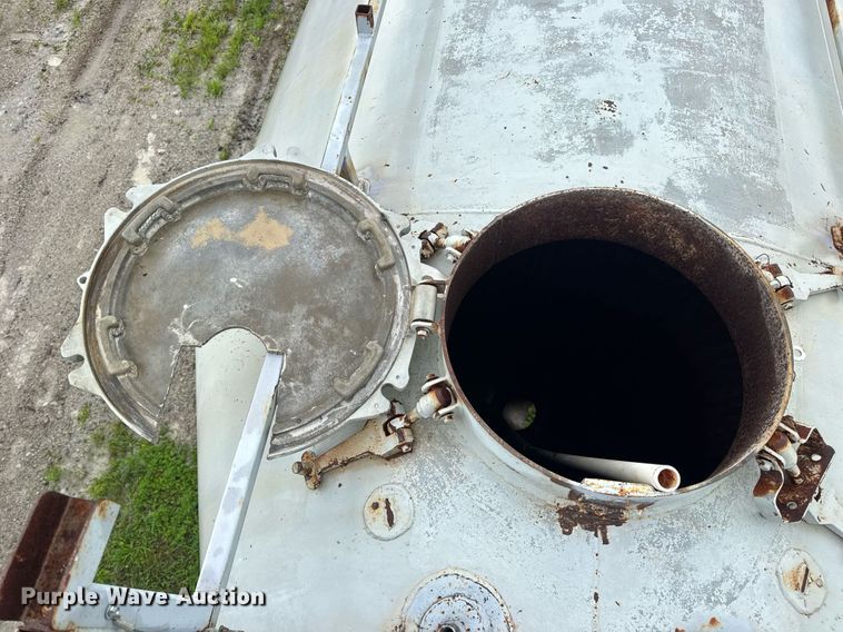 image for item DW3421 1980 Frue pneumatic dry bulk trailer