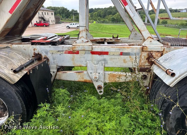 image for item DW3421 1980 Frue pneumatic dry bulk trailer