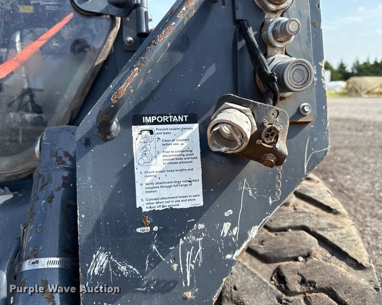 image for item DW5168 2021 John Deere 324G skid steer loader