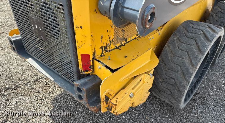 image for item DW5168 2021 John Deere 324G skid steer loader