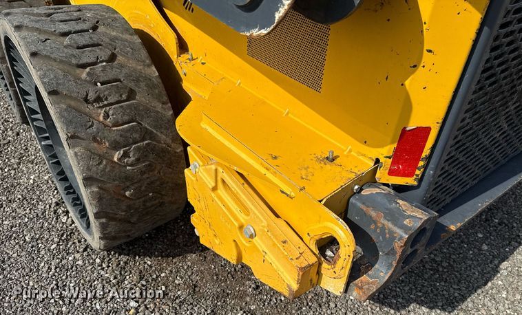 image for item DW5168 2021 John Deere 324G skid steer loader