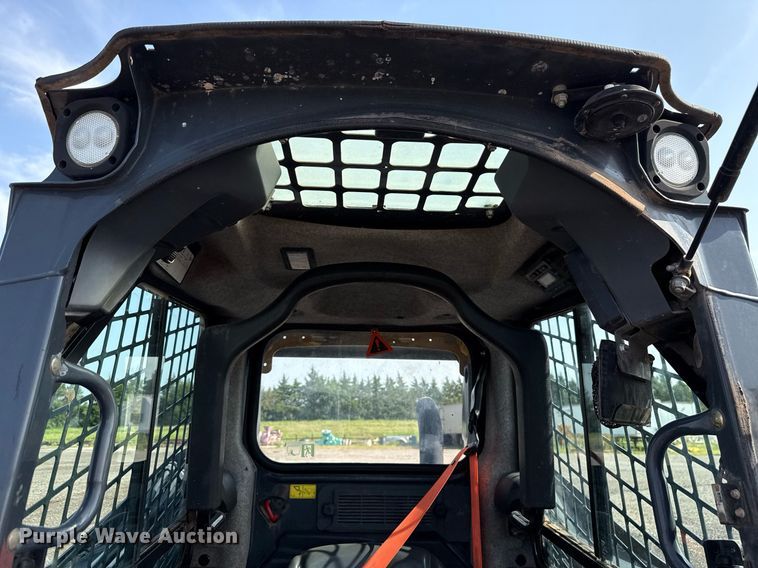 image for item DW5168 2021 John Deere 324G skid steer loader