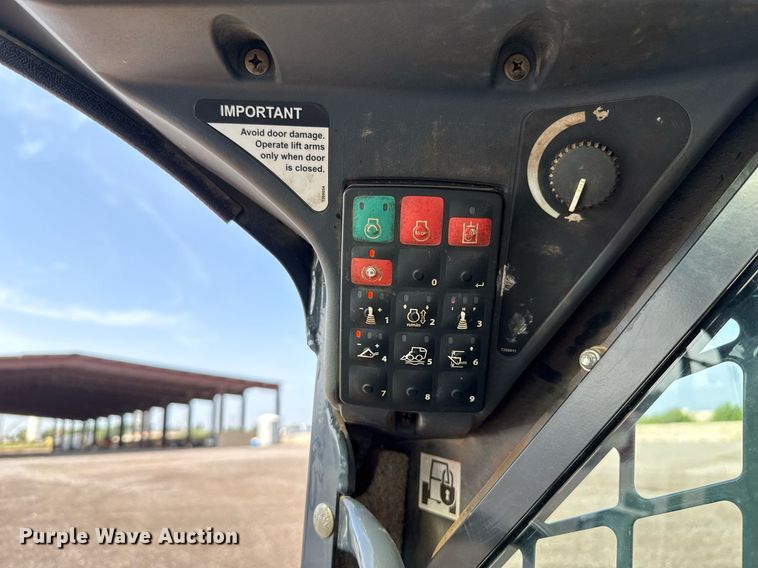 image for item DW5168 2021 John Deere 324G skid steer loader