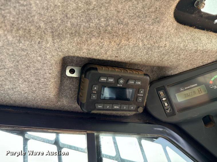 image for item DW5168 2021 John Deere 324G skid steer loader