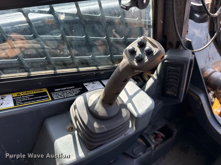 image for item DW5168 2021 John Deere 324G skid steer loader