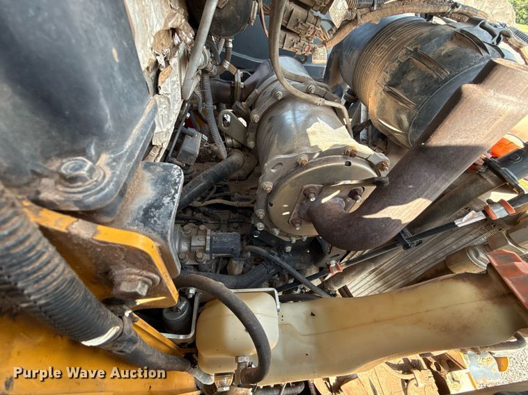 image for item DW5168 2021 John Deere 324G skid steer loader