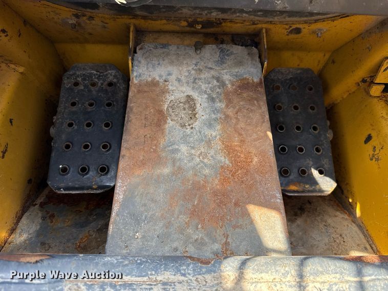 image for item DW5169 2016 John Deere 316GR skid steer loader