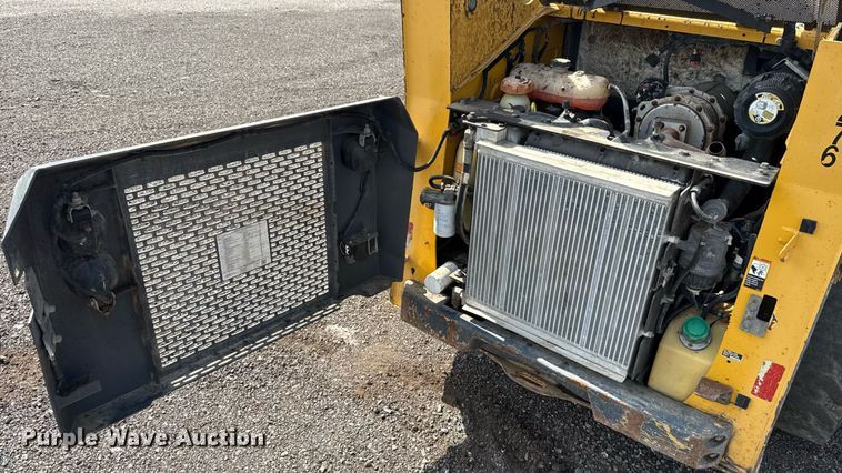 image for item DW5169 2016 John Deere 316GR skid steer loader