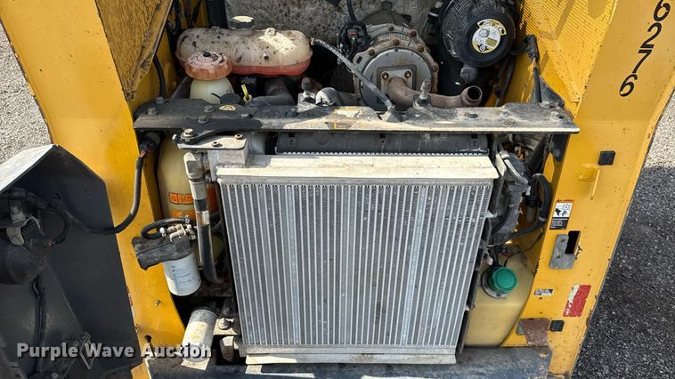 image for item DW5169 2016 John Deere 316GR skid steer loader