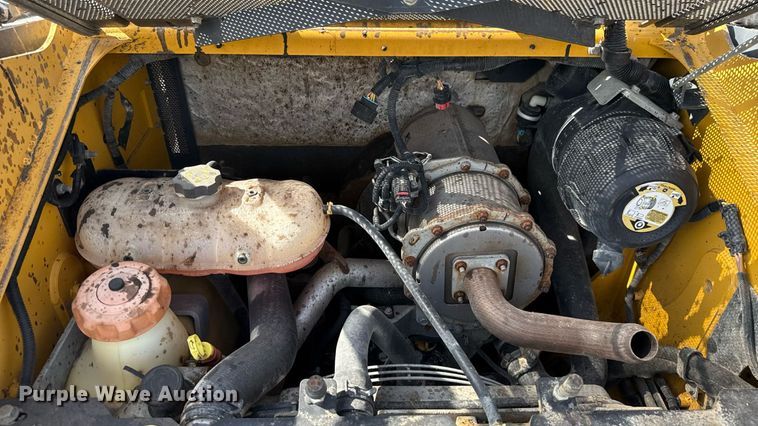 image for item DW5169 2016 John Deere 316GR skid steer loader