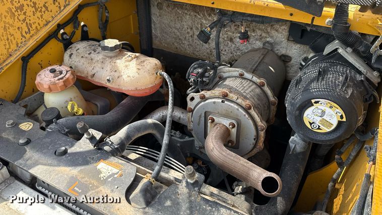 image for item DW5169 2016 John Deere 316GR skid steer loader