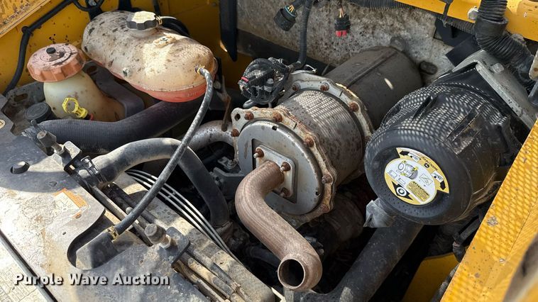 image for item DW5169 2016 John Deere 316GR skid steer loader