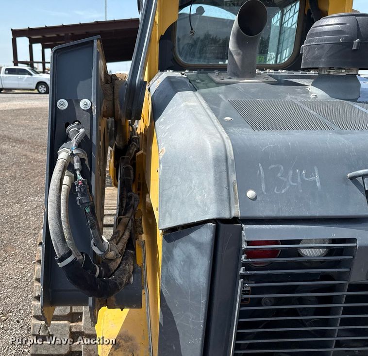 image for item DW5170 2021 John Deere 331G tracked skid steer loader