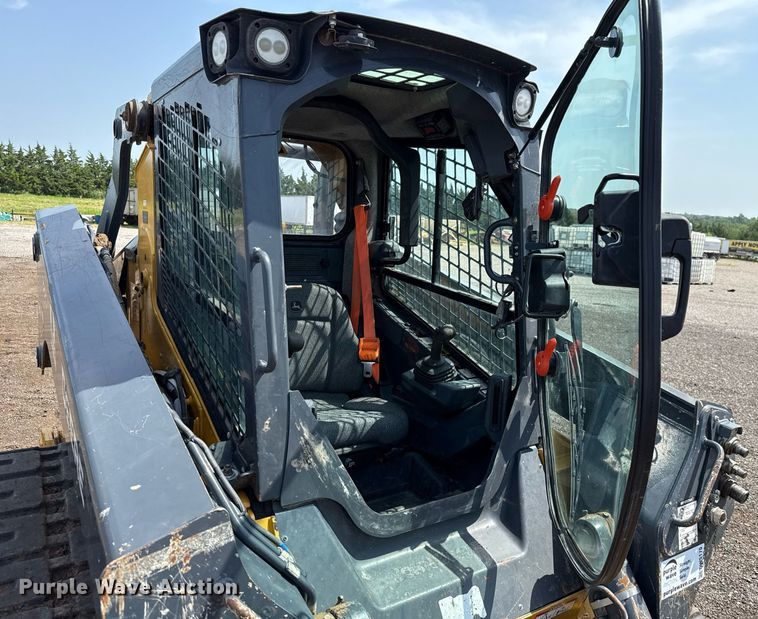 image for item DW5170 2021 John Deere 331G tracked skid steer loader