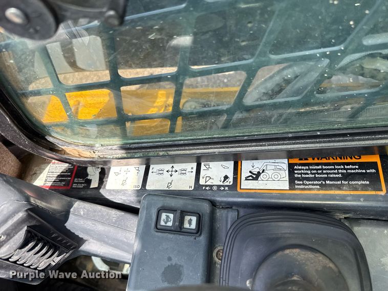 image for item DW5170 2021 John Deere 331G tracked skid steer loader