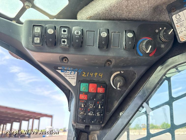 image for item DW5170 2021 John Deere 331G tracked skid steer loader