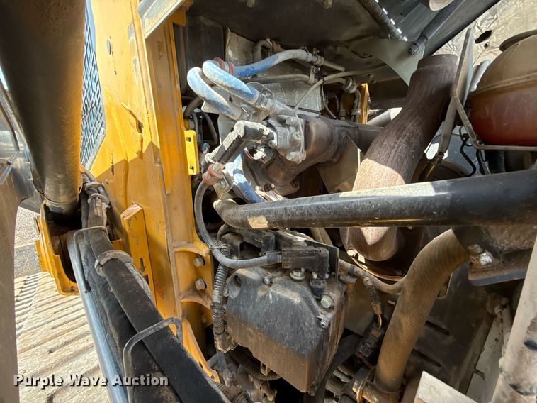 image for item DW5170 2021 John Deere 331G tracked skid steer loader