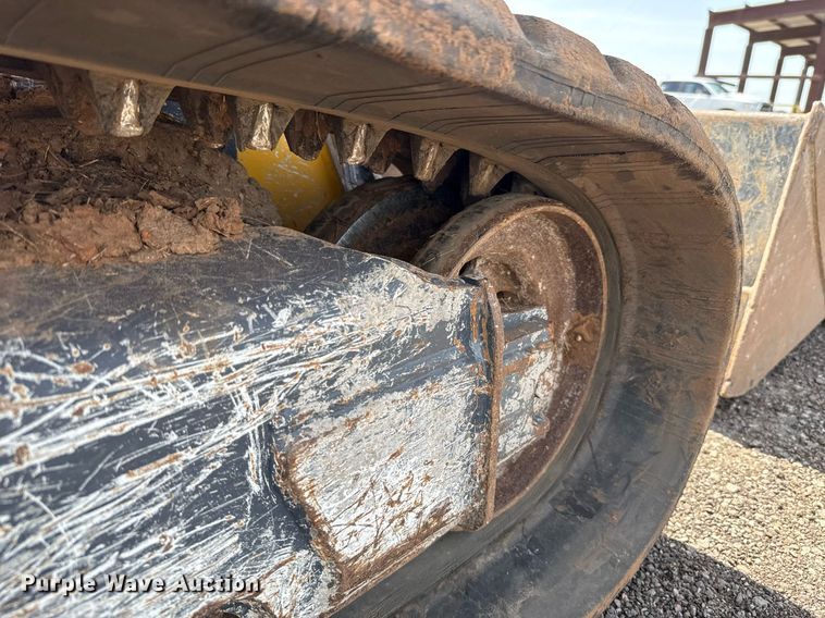 image for item DW5170 2021 John Deere 331G tracked skid steer loader