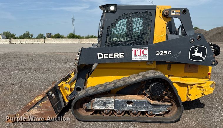 image for item DW5171 2021 John Deere 325G tracked skid steer loader