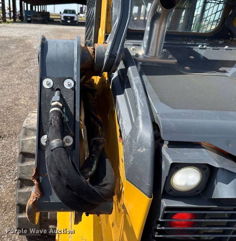 image for item DW5171 2021 John Deere 325G tracked skid steer loader