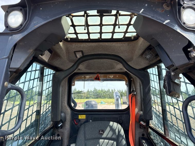 image for item DW5171 2021 John Deere 325G tracked skid steer loader