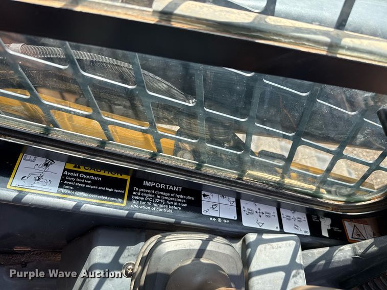 image for item DW5171 2021 John Deere 325G tracked skid steer loader