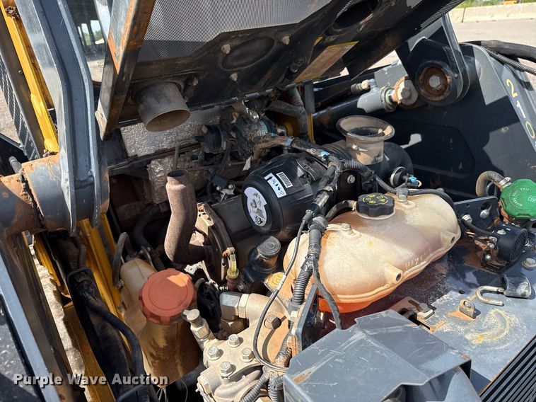 image for item DW5171 2021 John Deere 325G tracked skid steer loader