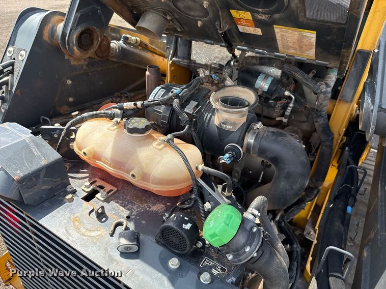 image for item DW5171 2021 John Deere 325G tracked skid steer loader