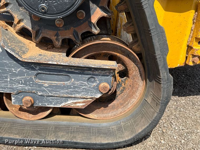 image for item DW5171 2021 John Deere 325G tracked skid steer loader