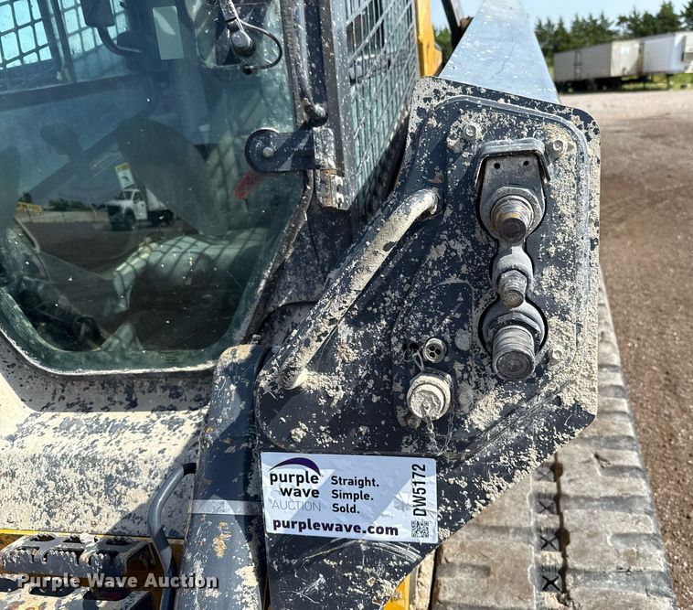 image for item DW5172 2021 John Deere 331G tracked skid steer loader