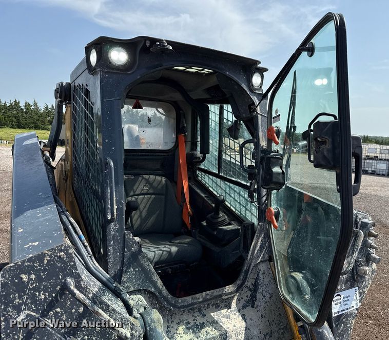 image for item DW5172 2021 John Deere 331G tracked skid steer loader