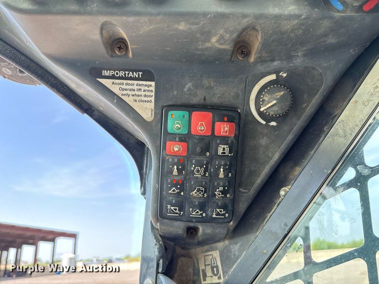 image for item DW5172 2021 John Deere 331G tracked skid steer loader