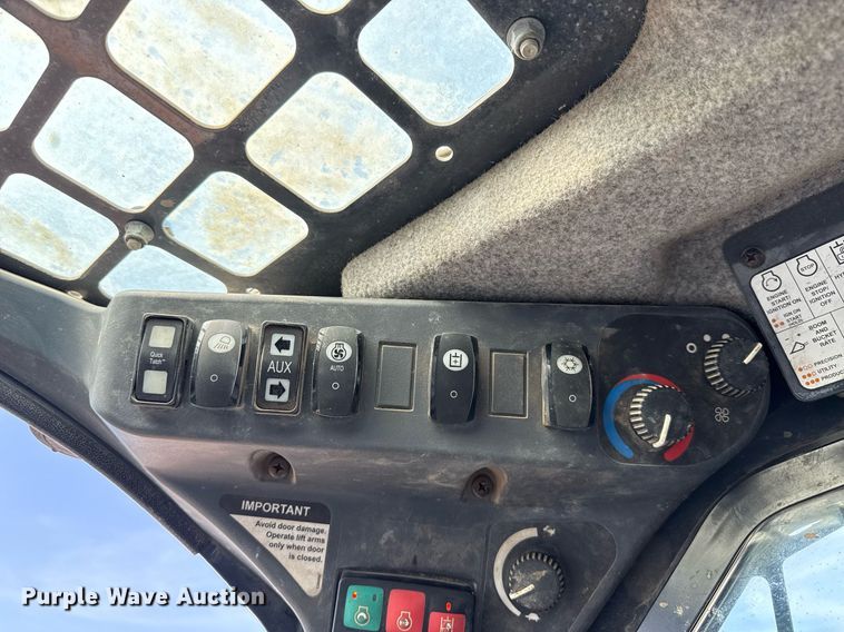 image for item DW5172 2021 John Deere 331G tracked skid steer loader