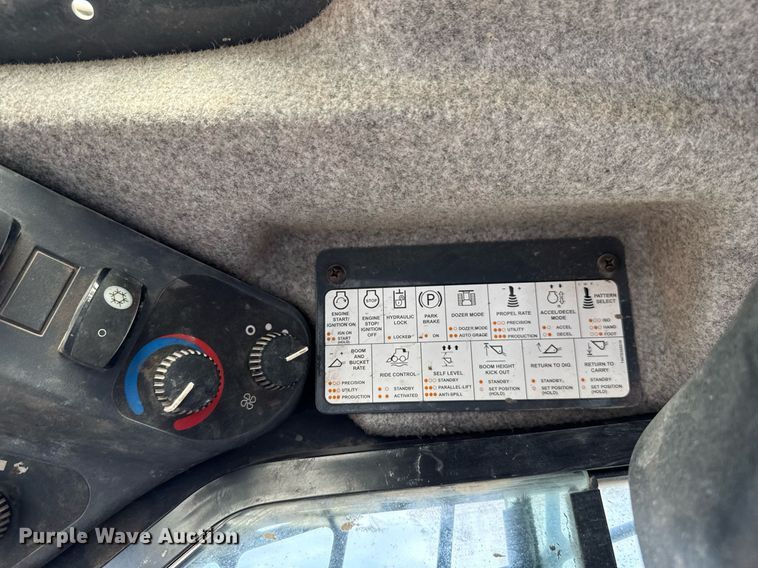 image for item DW5172 2021 John Deere 331G tracked skid steer loader