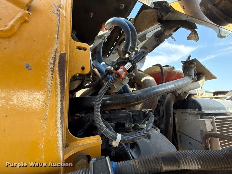 image for item DW5172 2021 John Deere 331G tracked skid steer loader