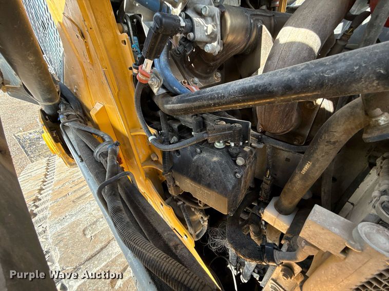 image for item DW5172 2021 John Deere 331G tracked skid steer loader