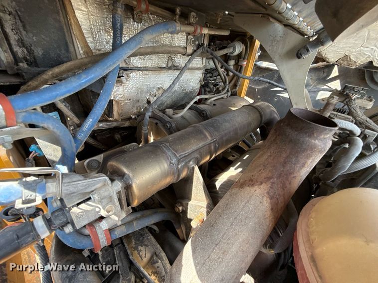 image for item DW5172 2021 John Deere 331G tracked skid steer loader