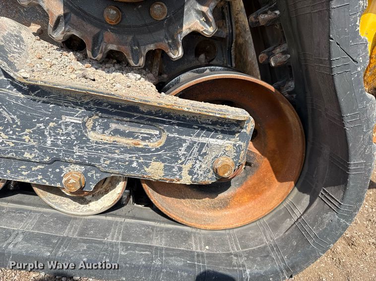 image for item DW5172 2021 John Deere 331G tracked skid steer loader