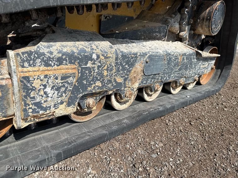 image for item DW5172 2021 John Deere 331G tracked skid steer loader