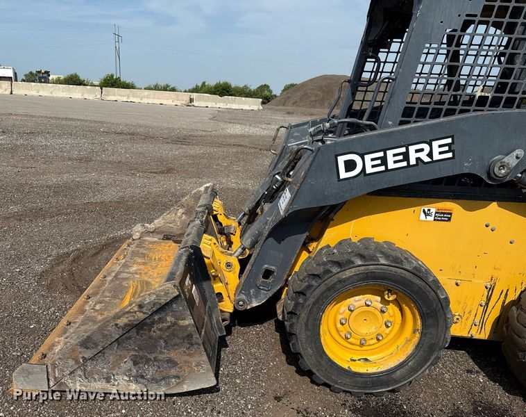 image for item DW5173 2017 John Deere 316GR skid steer loader