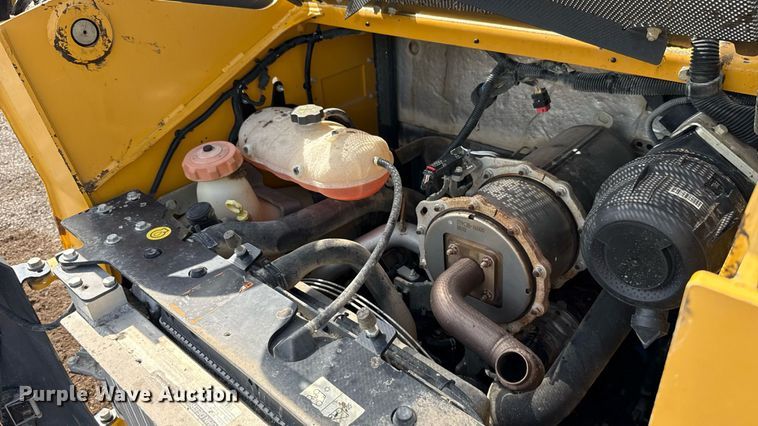 image for item DW5173 2017 John Deere 316GR skid steer loader