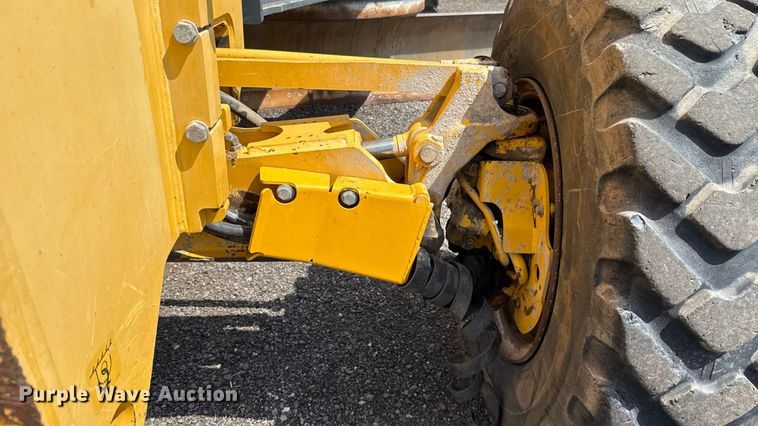 image for item DW5179 2013 John Deere 672GP motor grader