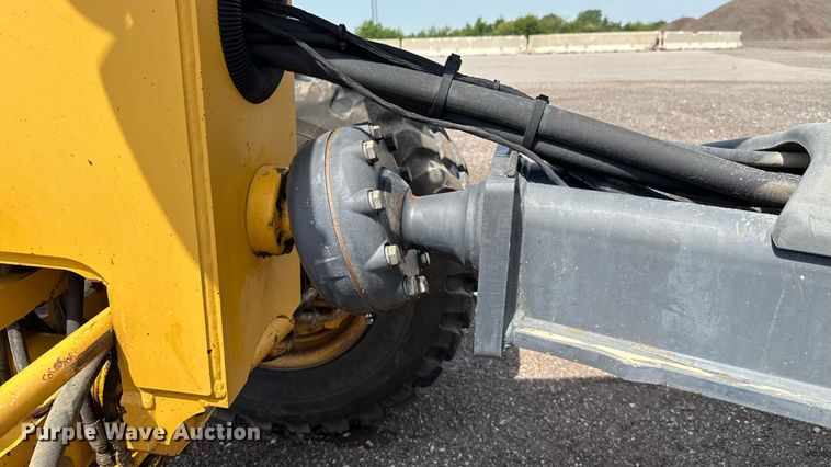 image for item DW5179 2013 John Deere 672GP motor grader